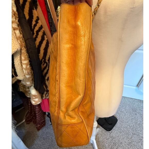 Chanel Vintage Tan Quilted Lambskin Tote - Picture 3 of 12